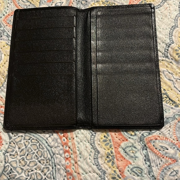 Vintage LV wallet/checkbook in used condition - Picture 3 of 10